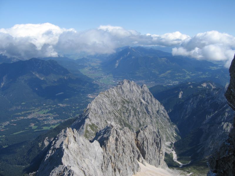 2009-09-06 Zug (33) Garmisch Partenkirchen below